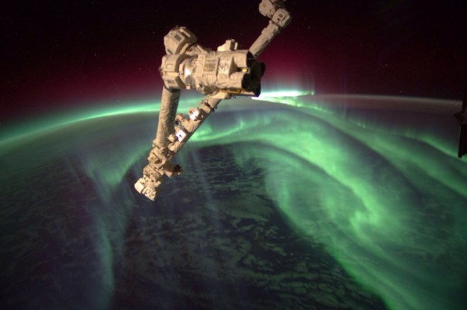 This picture of the phenomenon known as Northern Lights, which has a lot to do with magnetism, was taken by Puerto Rican astronaut, Joseph M. Acaba.